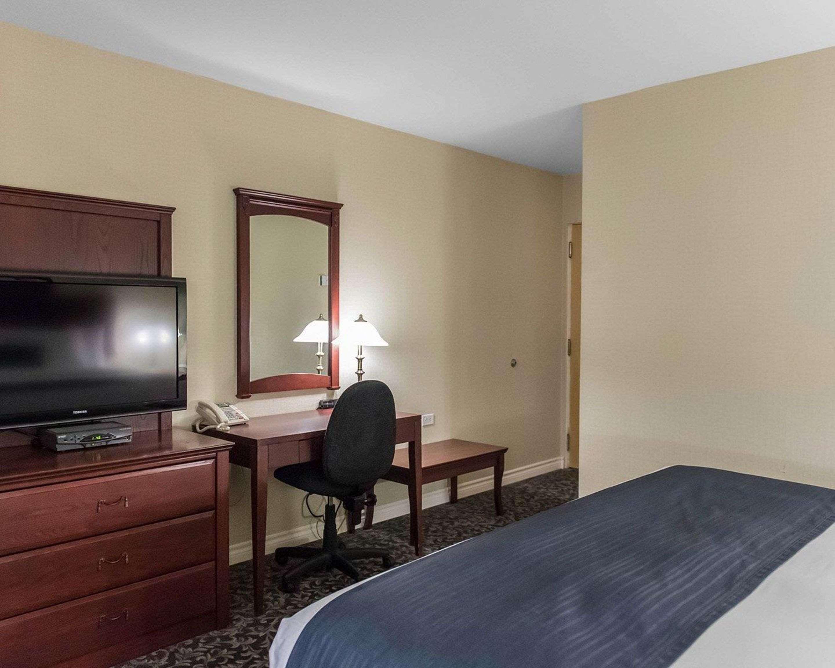 Quality Inn Mont-Laurier Exterior foto