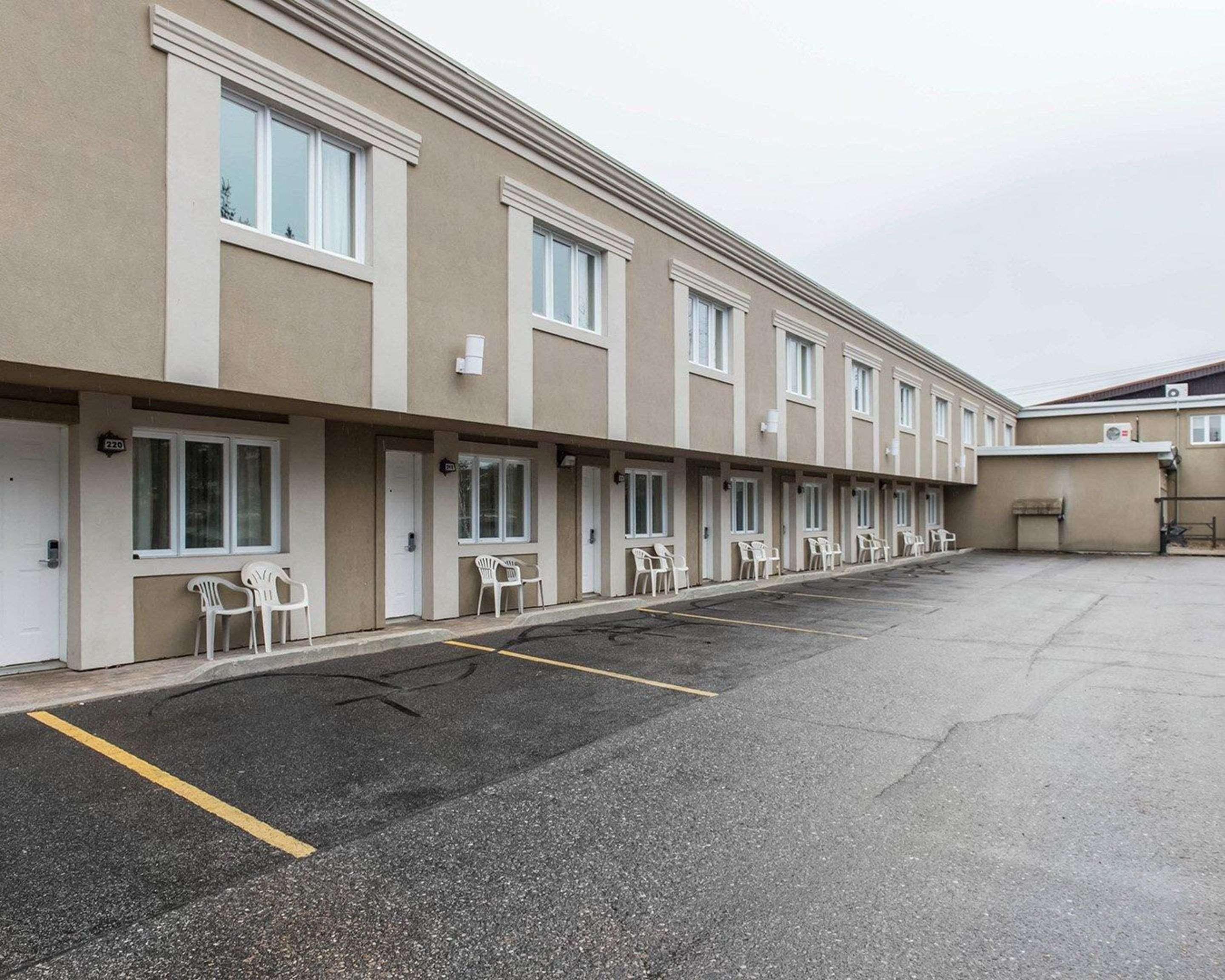Quality Inn Mont-Laurier Exterior foto
