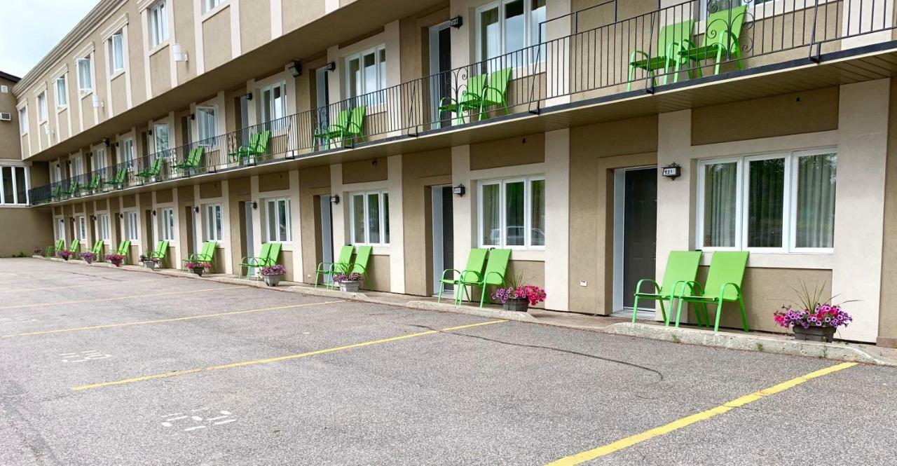 Quality Inn Mont-Laurier Exterior foto